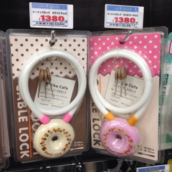 Trava para bicicleta, de cabo de aço com... Rosquinha!