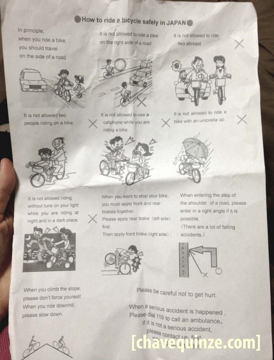 Folheto explicativo com regras de trãnsito e dicas para evitar acidentes.